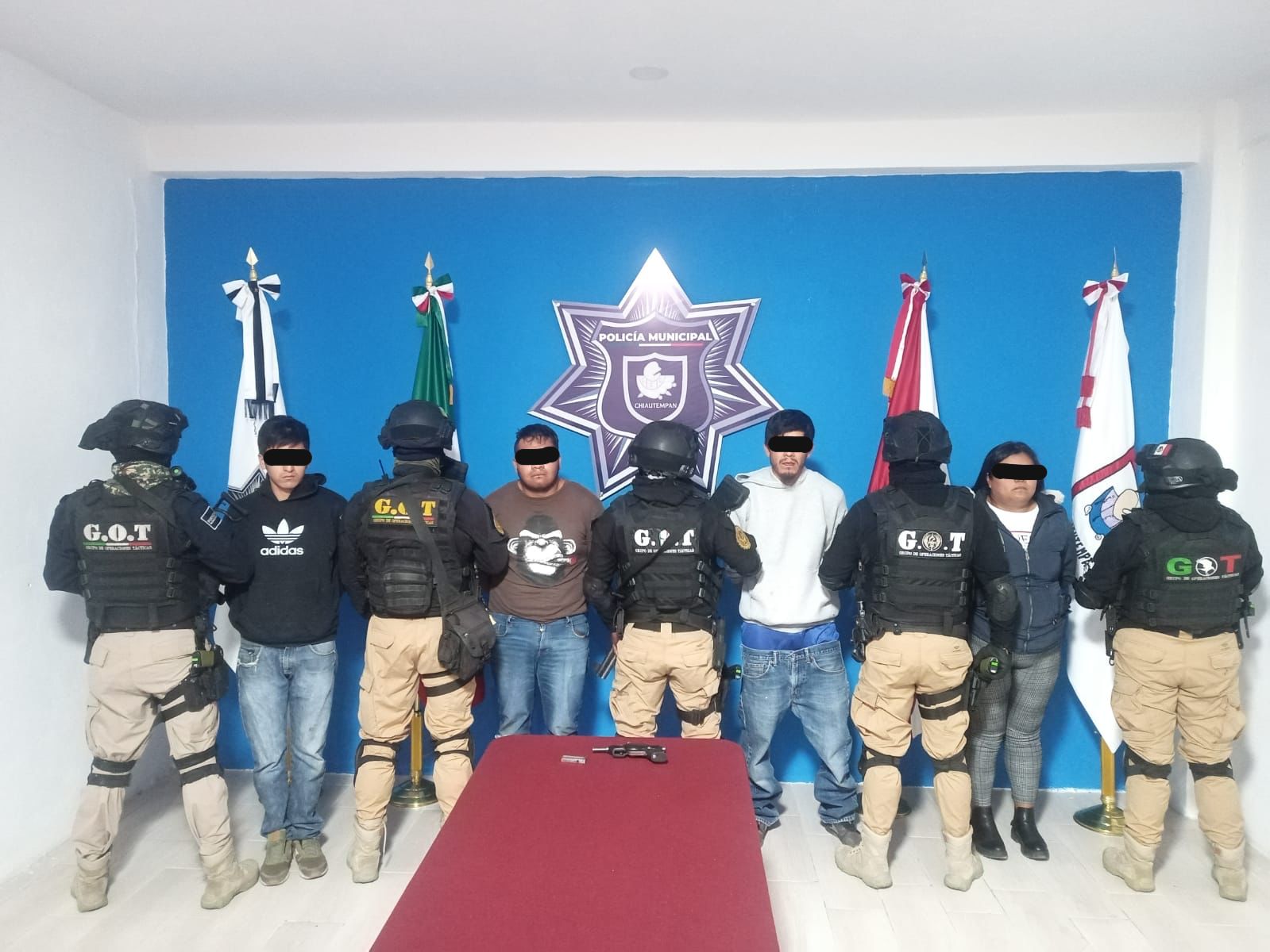 Detiene Policía de Chiautempan a cuatro personas por portación de arma de fuego, en Cuahuixmatlac